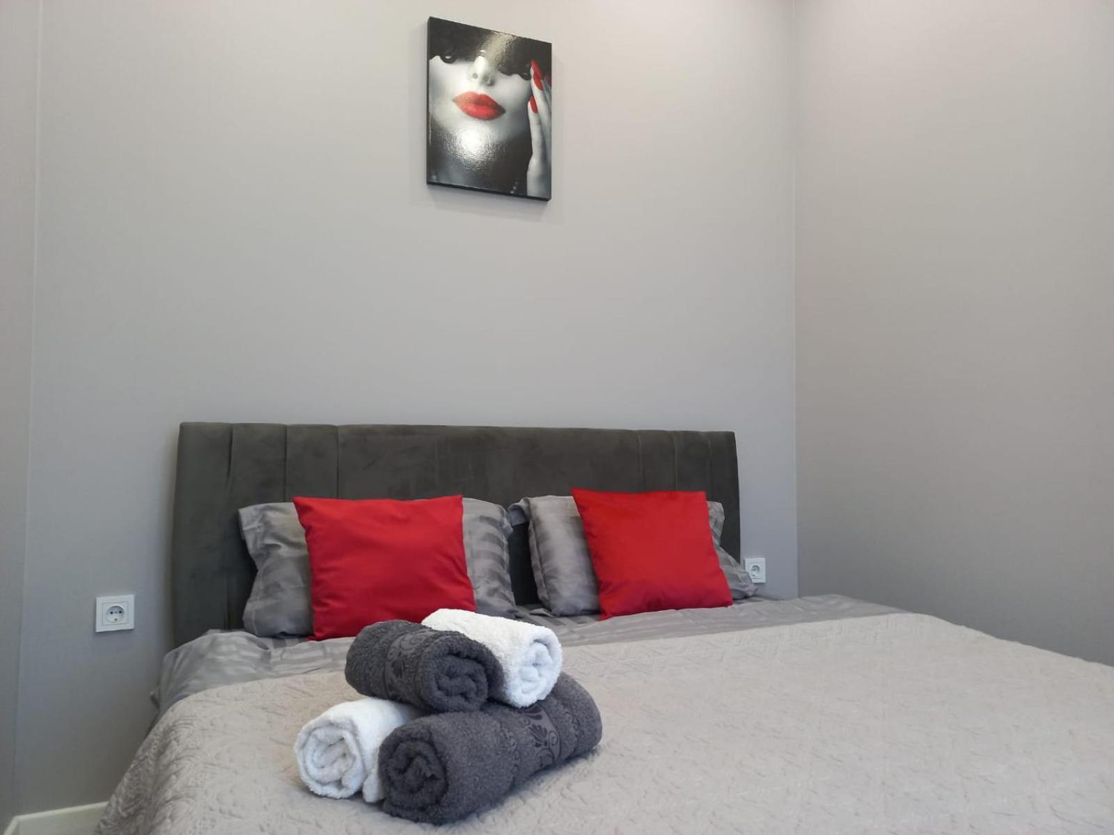Apartment современная 1 комнатная в центре для 3 гостей
