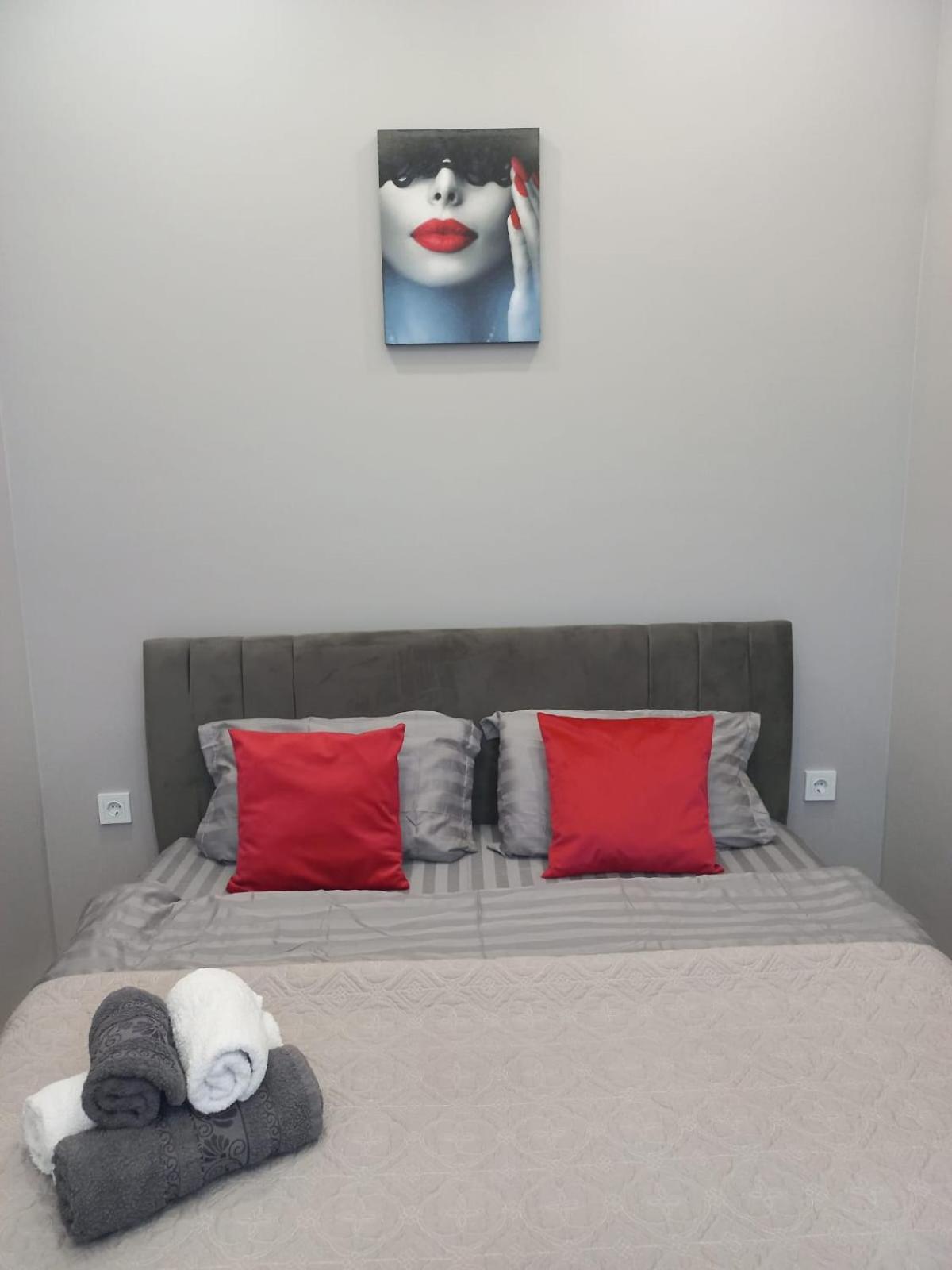 Apartment современная 1 комнатная в центре для 3 гостей *